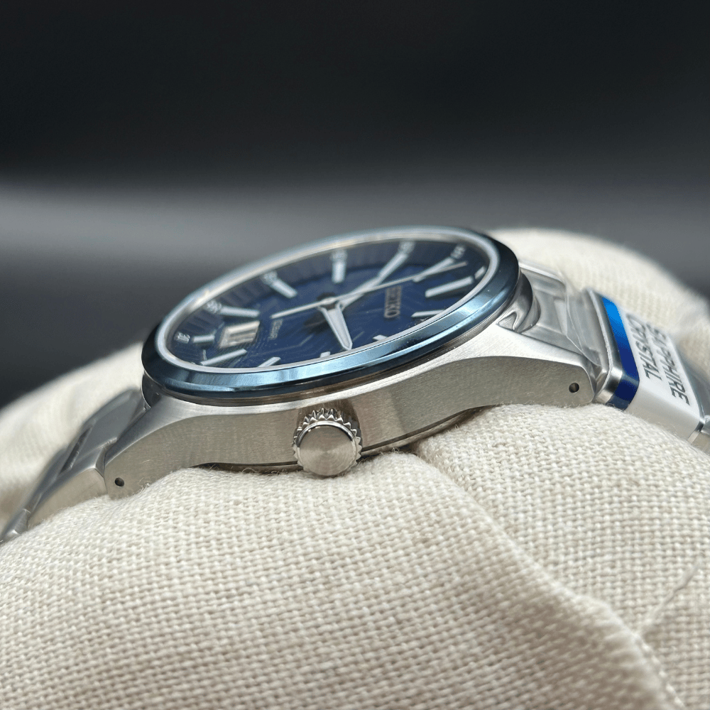 Seiko SUR559P1 Blue Textured Dial Unworn Full set