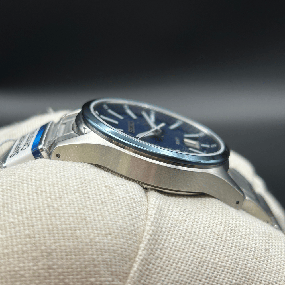 Seiko SUR559P1 Blue Textured Dial Unworn Full set